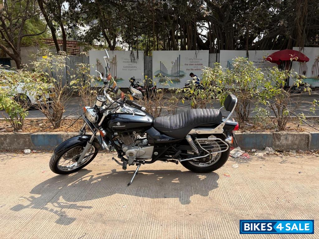 Bajaj Avenger 220 DTS-i