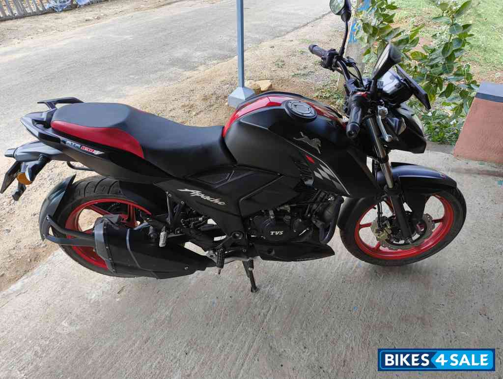 Matt Black TVS Apache RTR 160 4V Special Edition