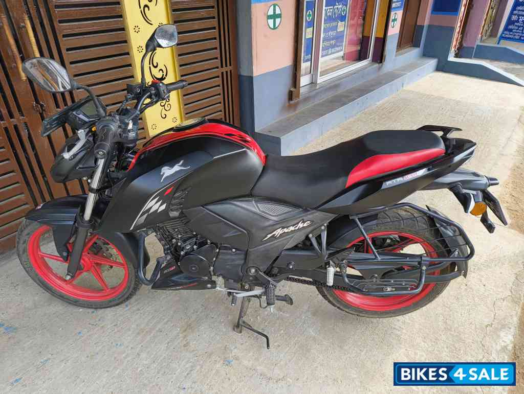 Matt Black TVS Apache RTR 160 4V Special Edition