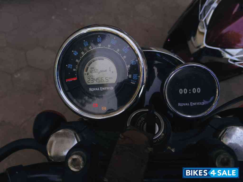 Fireball Red Royal Enfield Meteor 350 Fireball