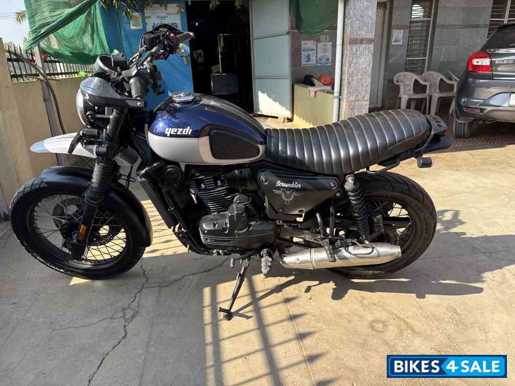 Yezdi Scrambler Dual Tone Yezdi Scrambler Dual Tone