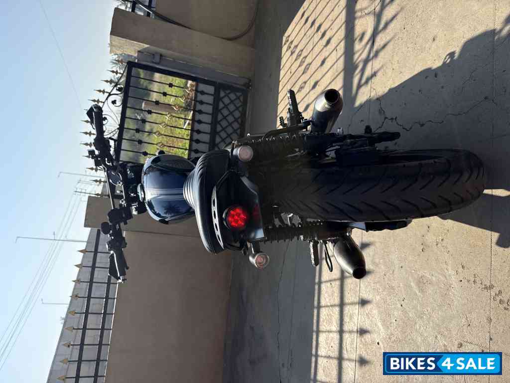 Yezdi Scrambler Dual Tone Yezdi Scrambler Dual Tone
