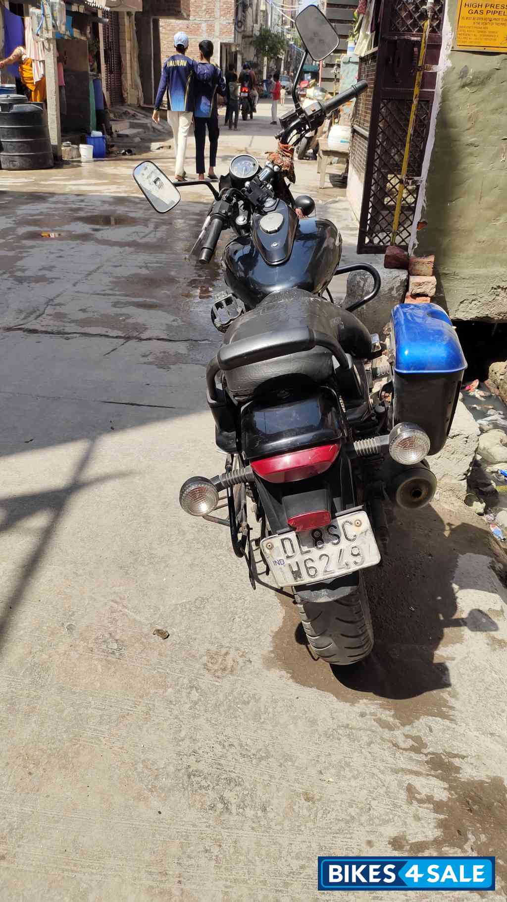 Black Bajaj Avenger Street 160 BS6