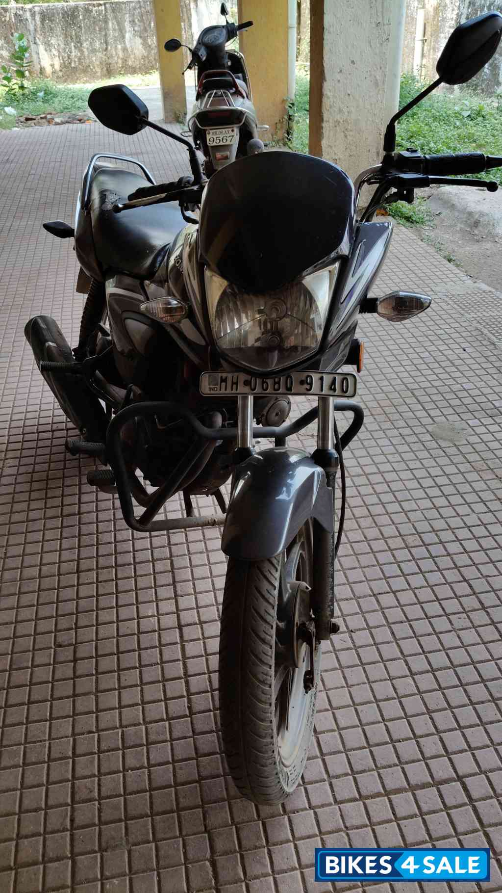 Grey Honda CB Shine Grey Honda CB Shine