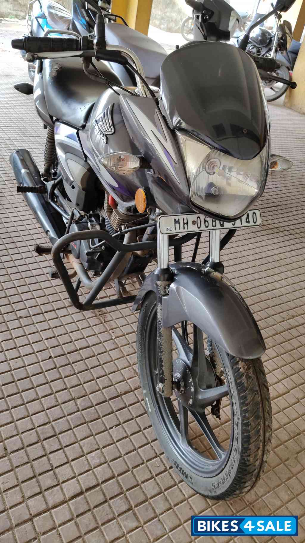Grey Honda CB Shine