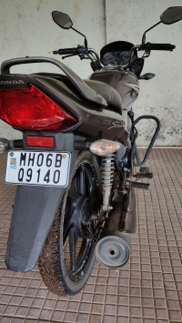 Grey Honda CB Shine