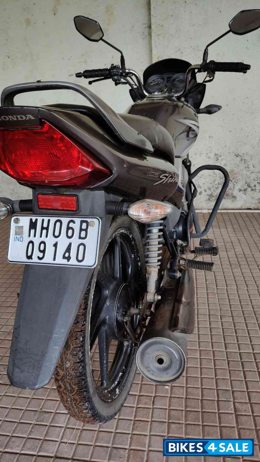 Grey Honda CB Shine