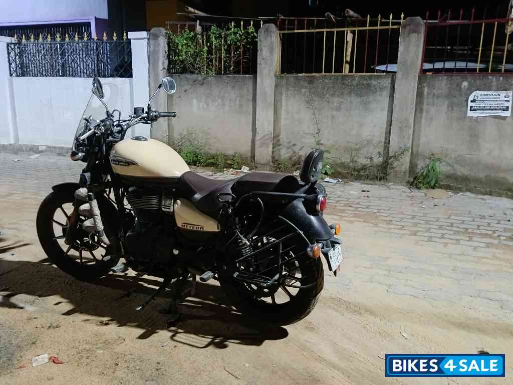 Beige Royal Enfield Meteor 350 Supernova