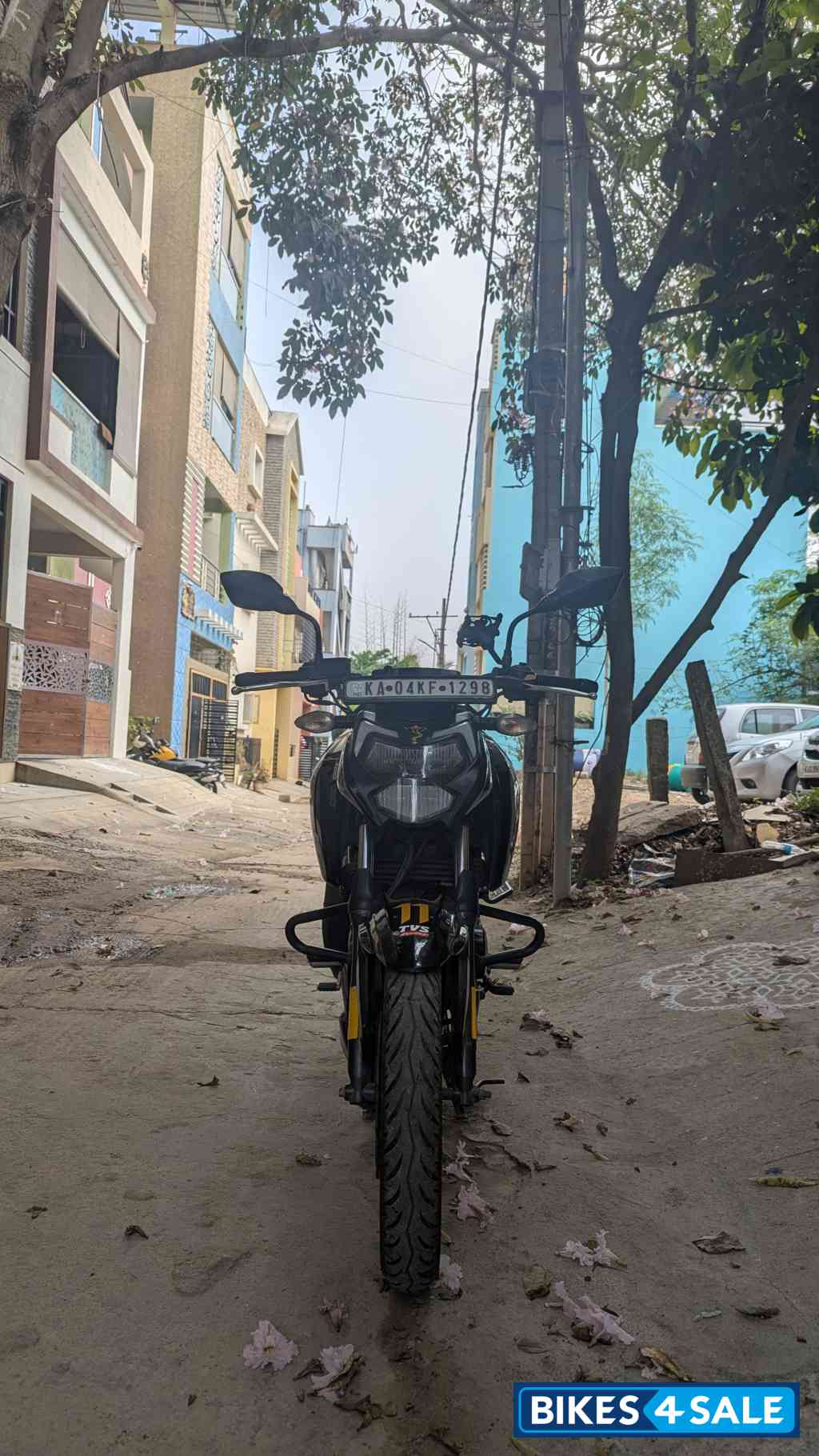 Black TVS Apache RTR 160 4V BS6