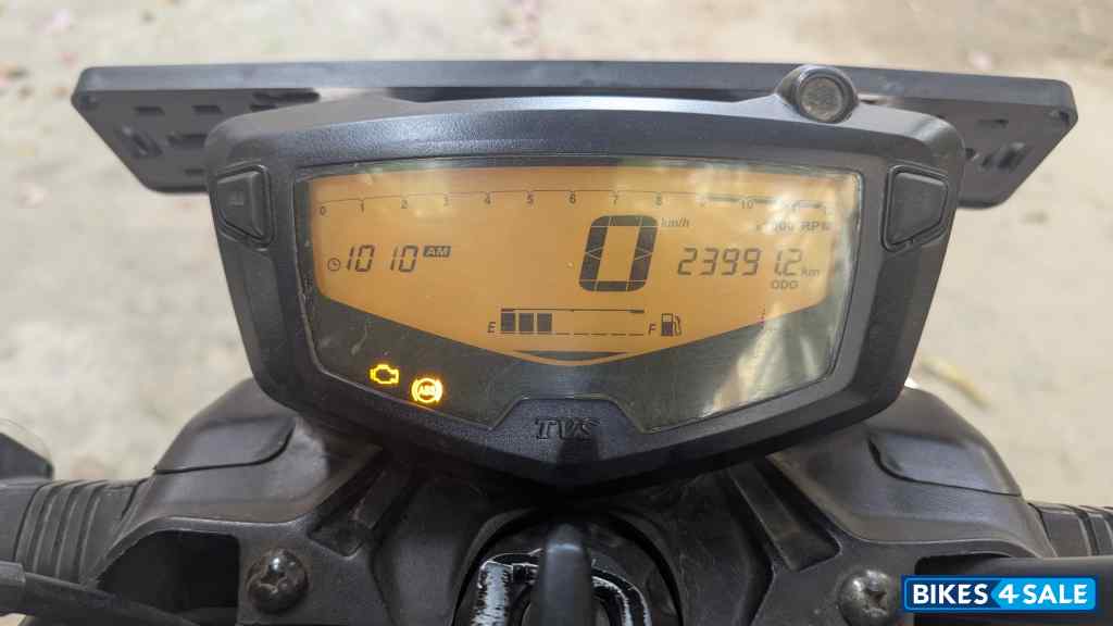 Black TVS Apache RTR 160 4V BS6