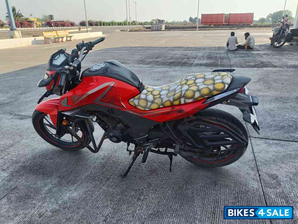 Honda CB Hornet 160R