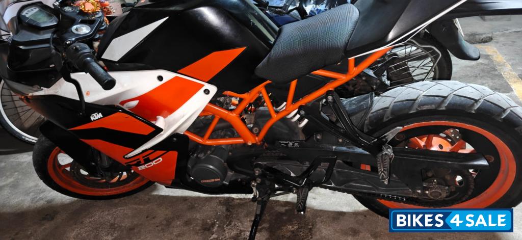 White And Orange KTM RC 200