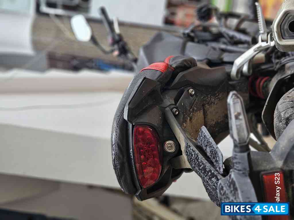 Matt Black Honda 2022 CB300R