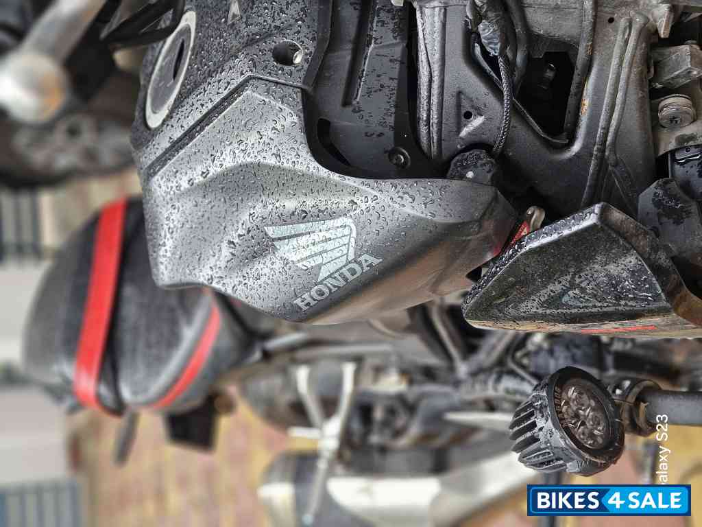Matt Black Honda 2022 CB300R