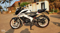 White Bajaj Pulsar NS 160 BS6