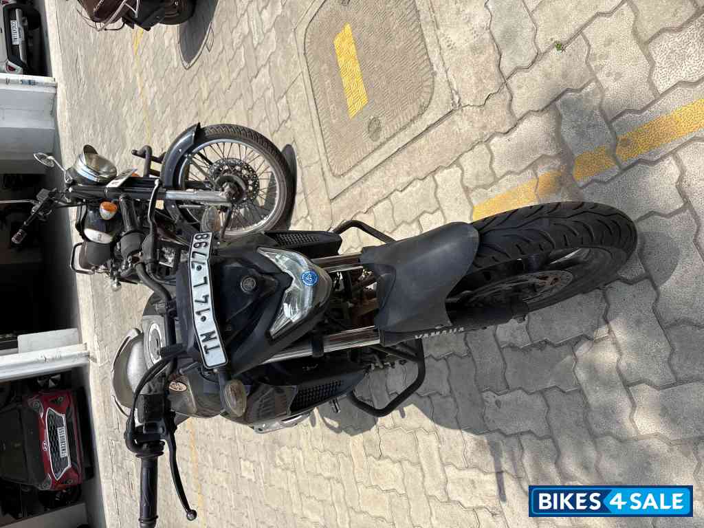 Black Yamaha FZS 25 BS6