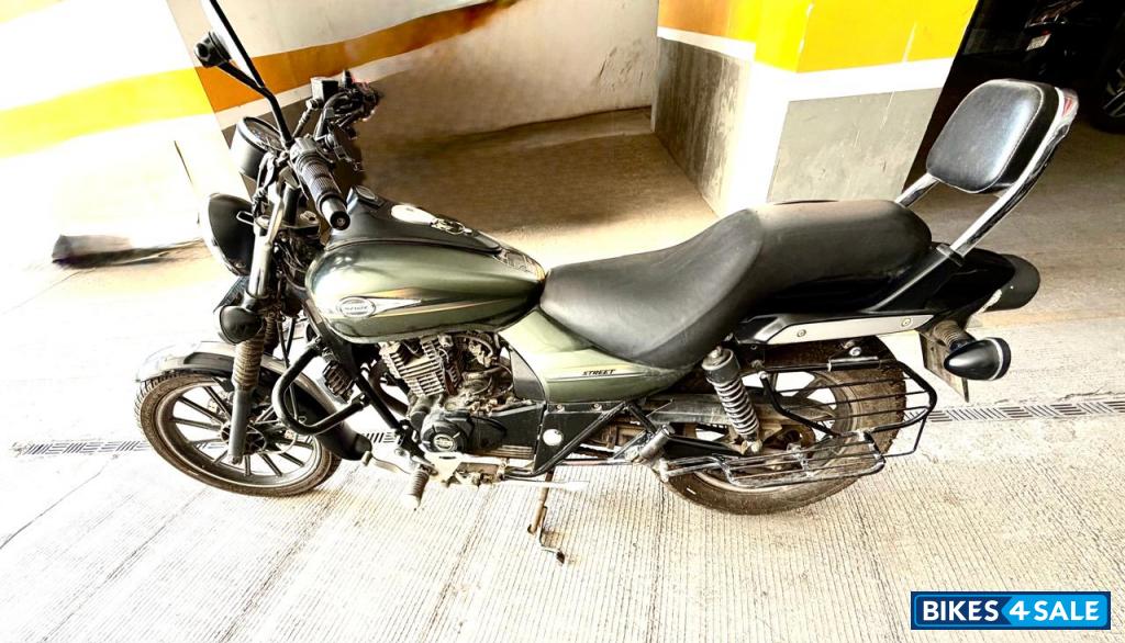 Bajaj Avenger 220 DTS-i