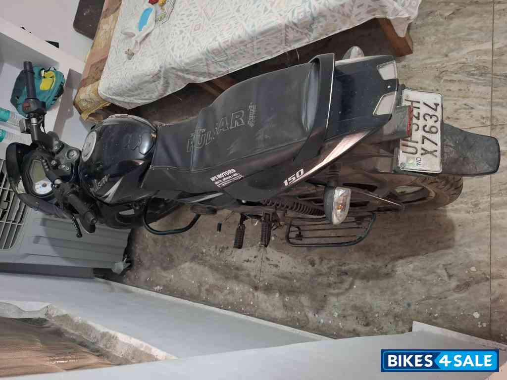 Black Bajaj Pulsar 150 DTSi