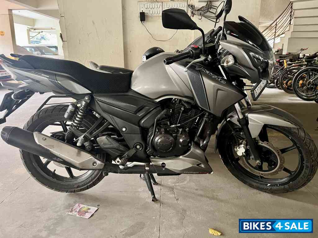 Matt Grey TVS Apache RTR 160