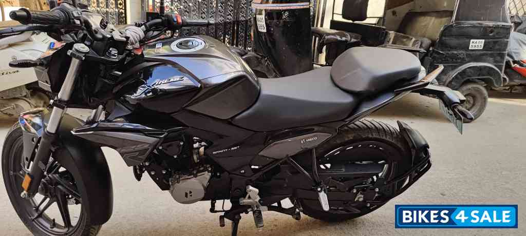 Black Hero Xtreme 125R