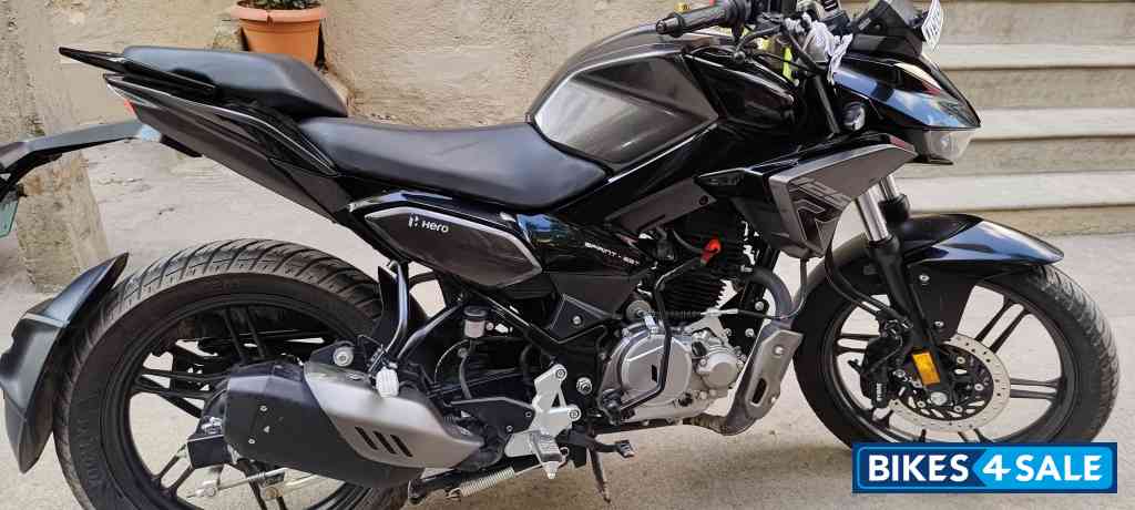 Black Hero Xtreme 125R