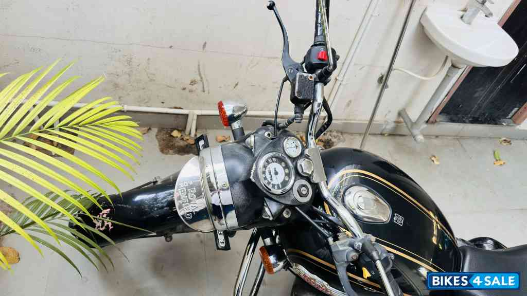 Royal Enfield Classic 350 Royal Enfield Classic 350