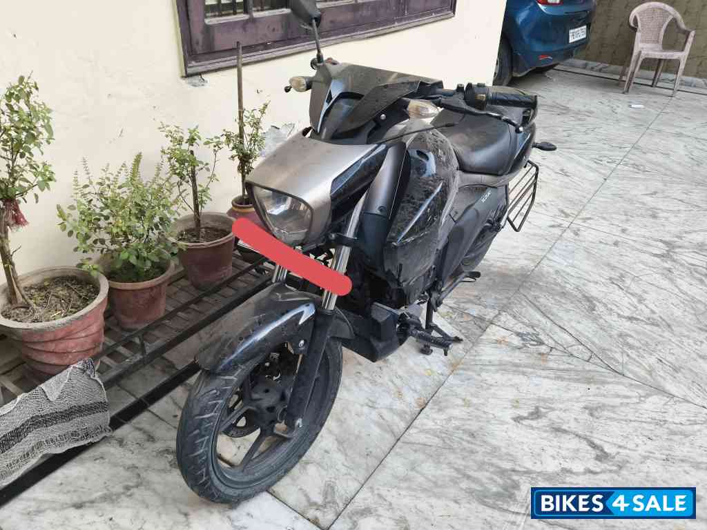 Black Suzuki Intruder 150