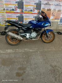 Bajaj Pulsar 220F