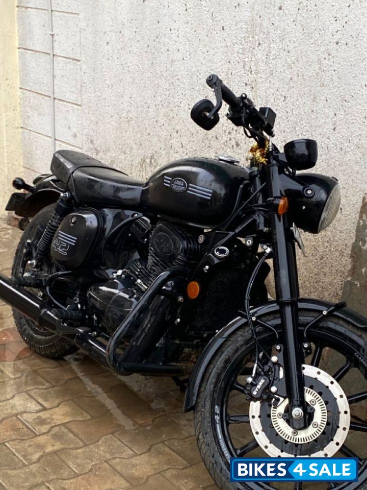 Jawa forty two BS6