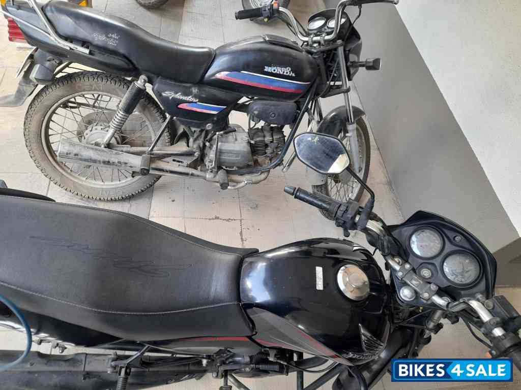 Black Honda CB Shine