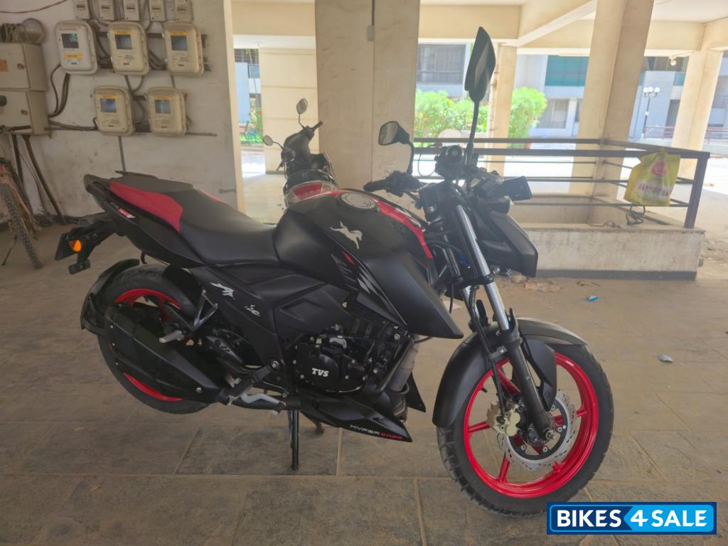 Matt Black TVS Apache RTR 160 4V Special Edition Matt Black TVS Apache RTR 160 4V Special Edition