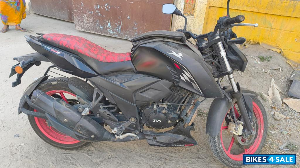 TVS Apache RTR 160 4V
