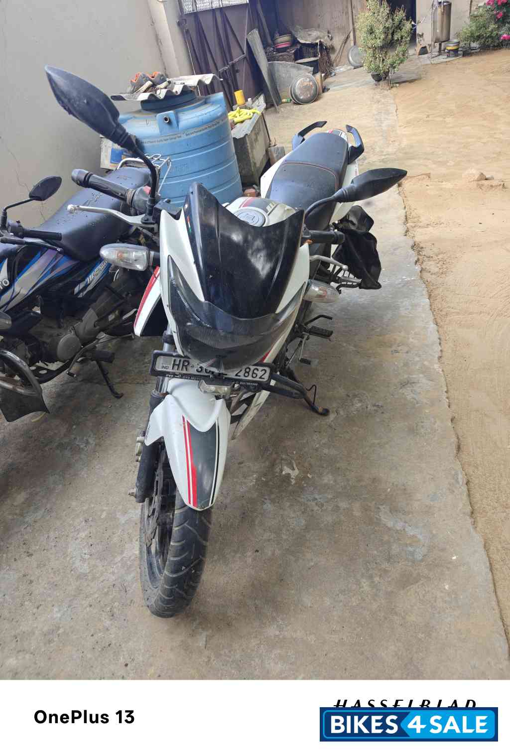 White TVS Apache RTR 160