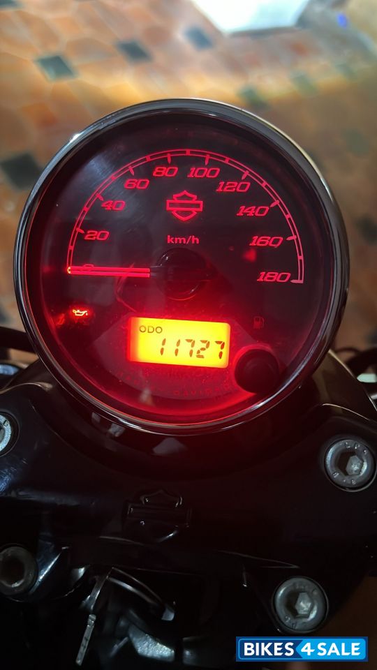 Black Harley Davidson Street 750