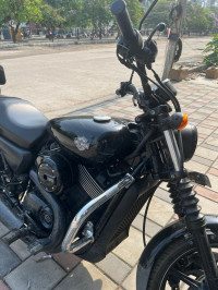 Black Harley Davidson Street 750