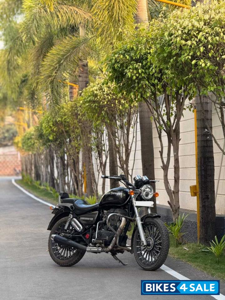 Lightning Royal Enfield Thunderbird 350