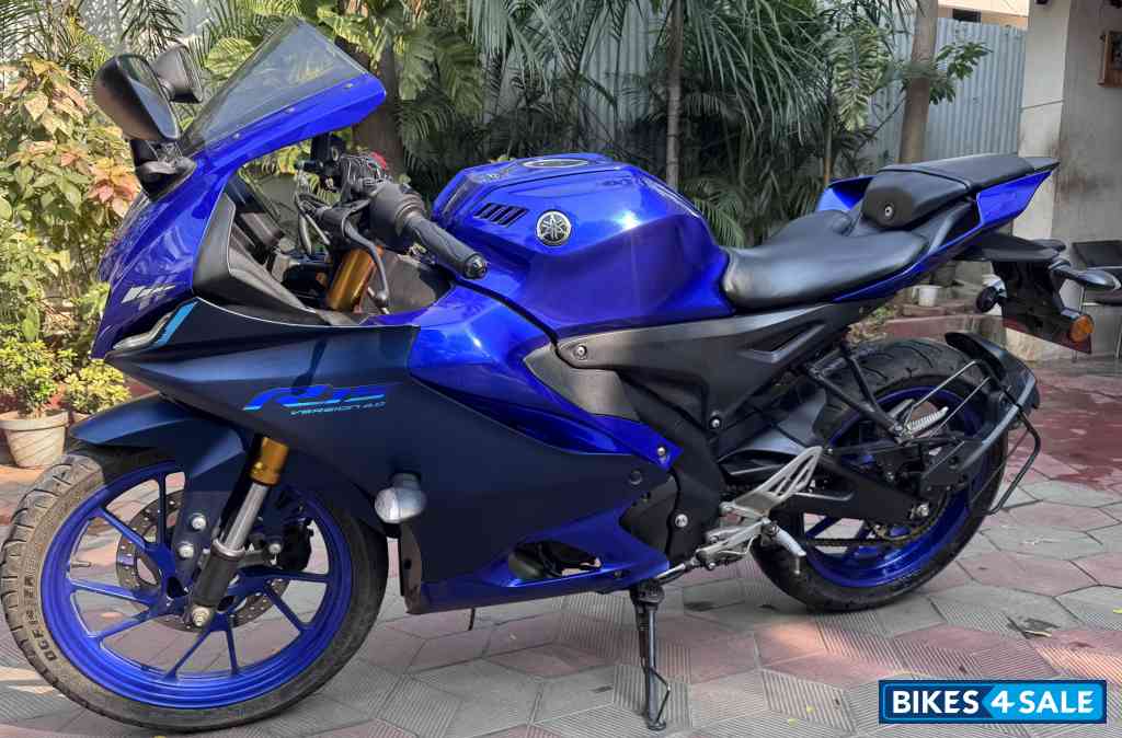 Yamaha R15 V4