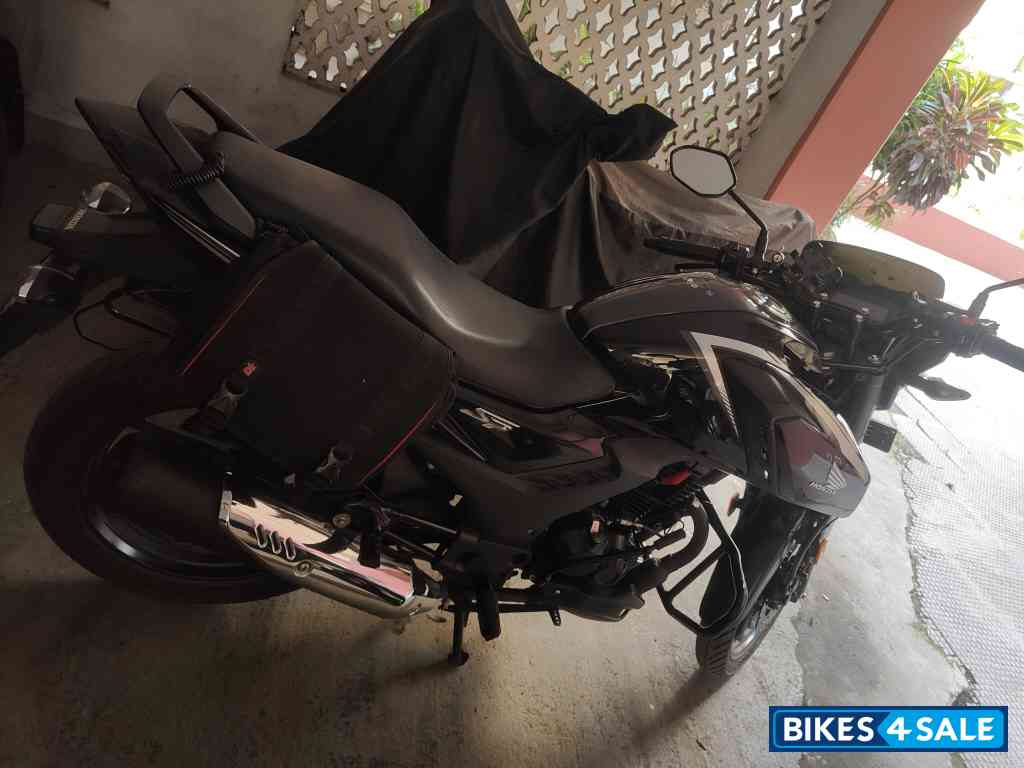 Black Honda SP 160 Double Disc