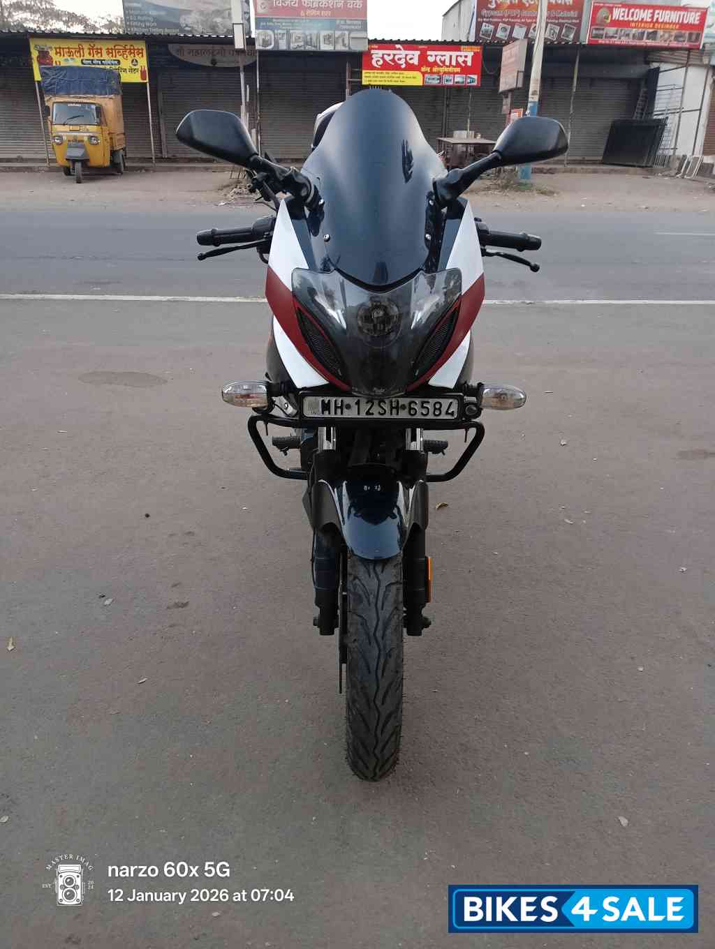 Bajaj Pulsar 180F Neon