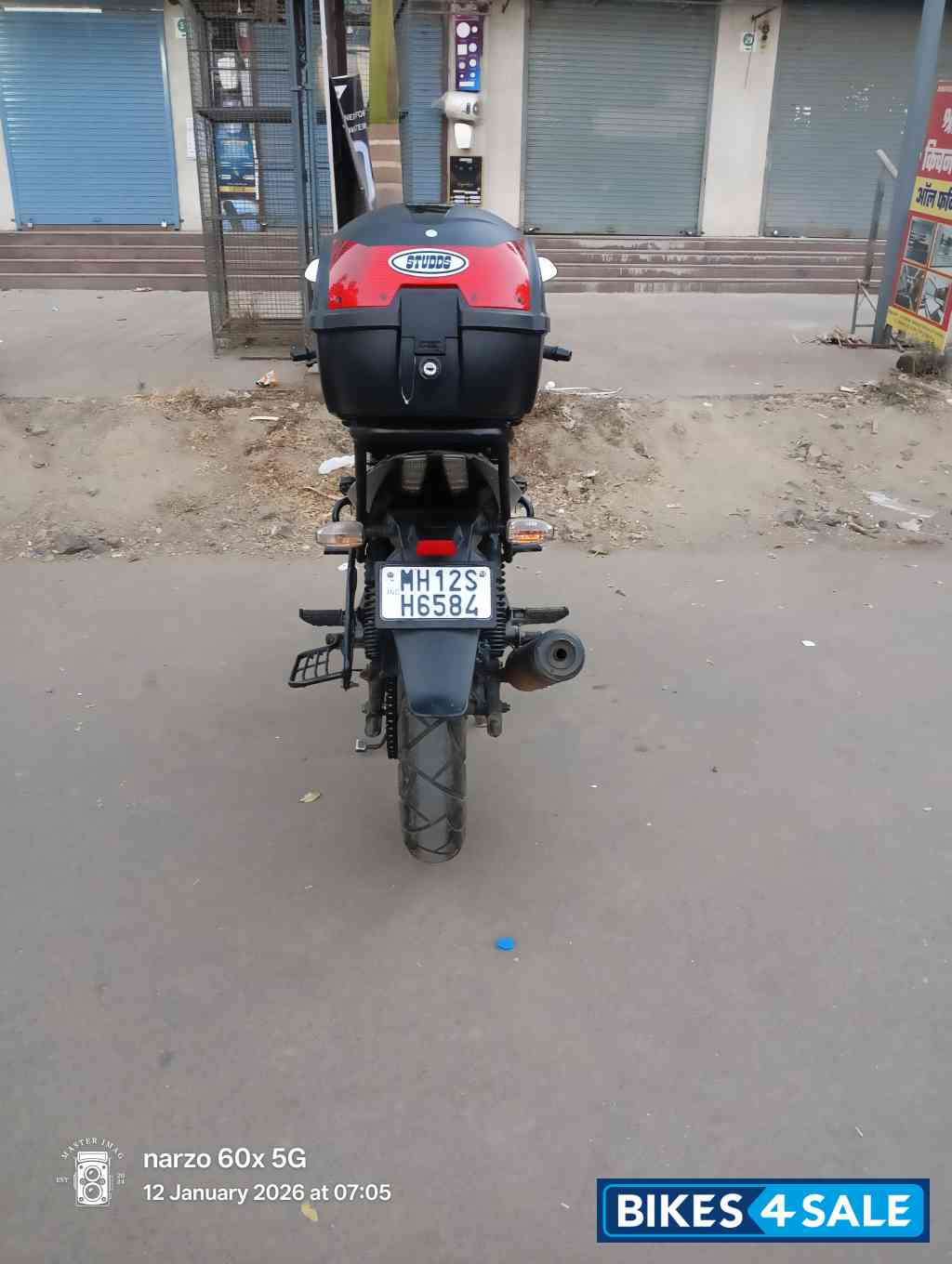 Bajaj Pulsar 180F Neon
