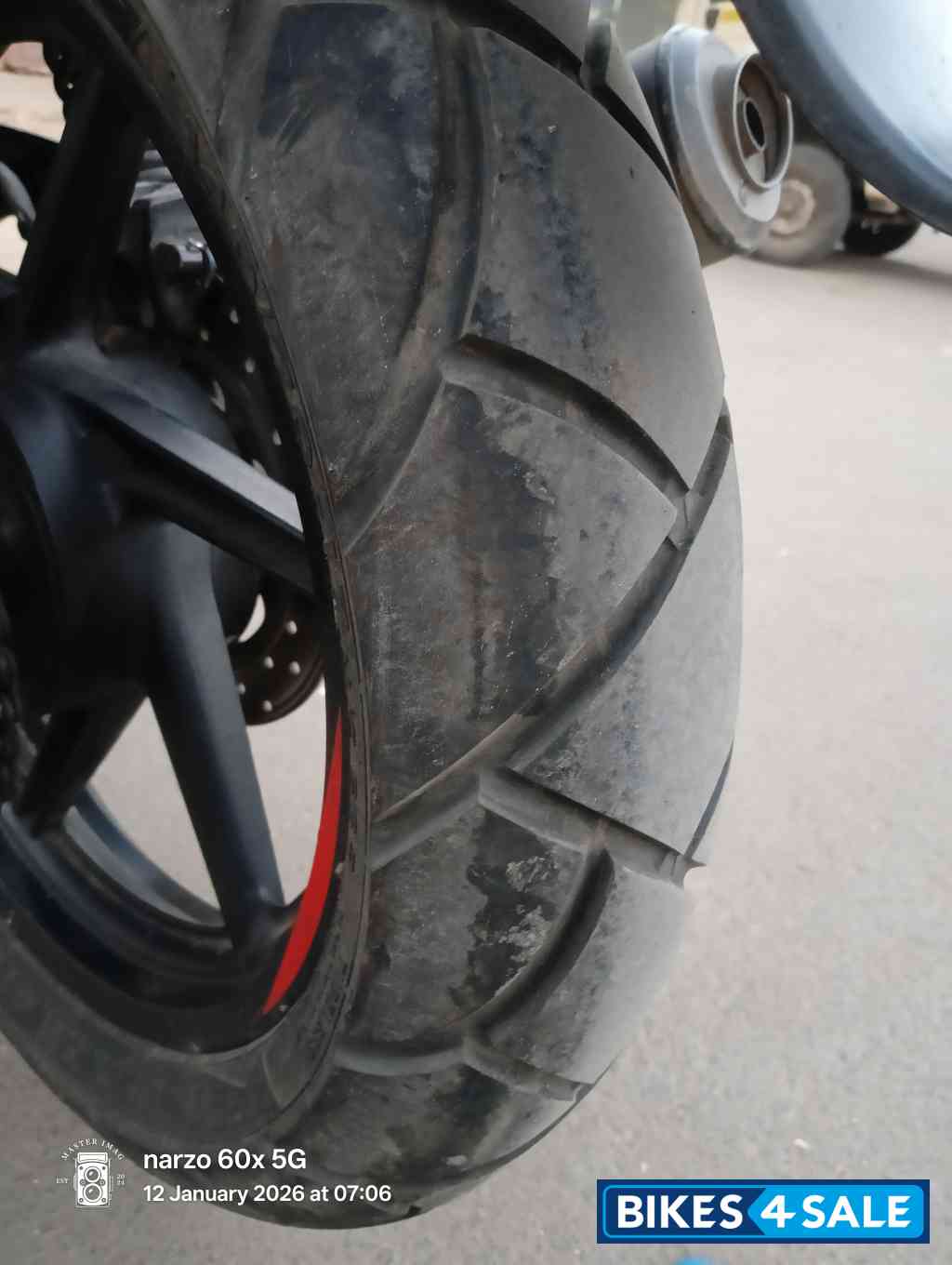 Bajaj Pulsar 180F Neon