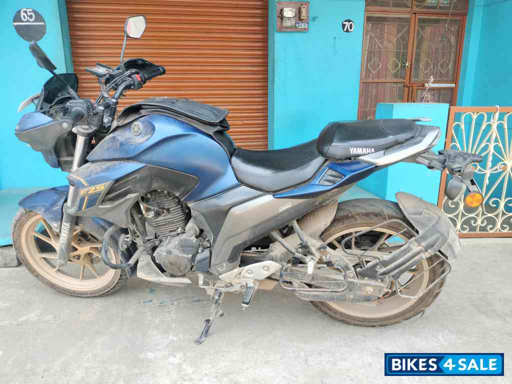 Matt Blue Yamaha FZS 25 BS6