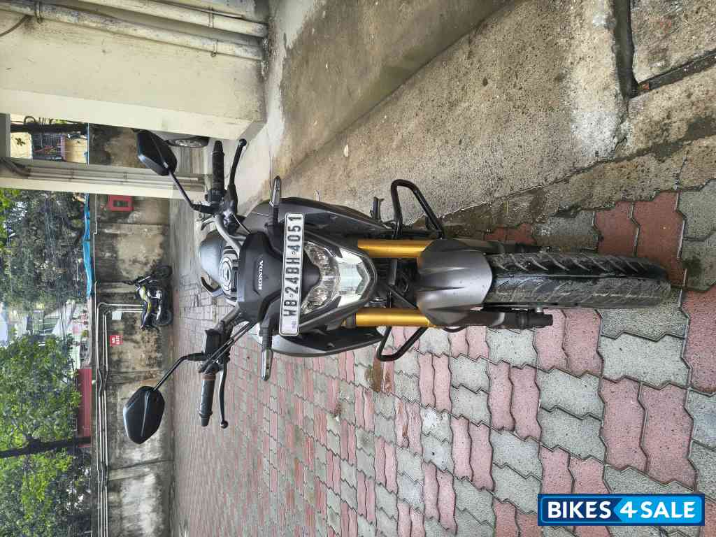 Black Honda Hornet 2.0