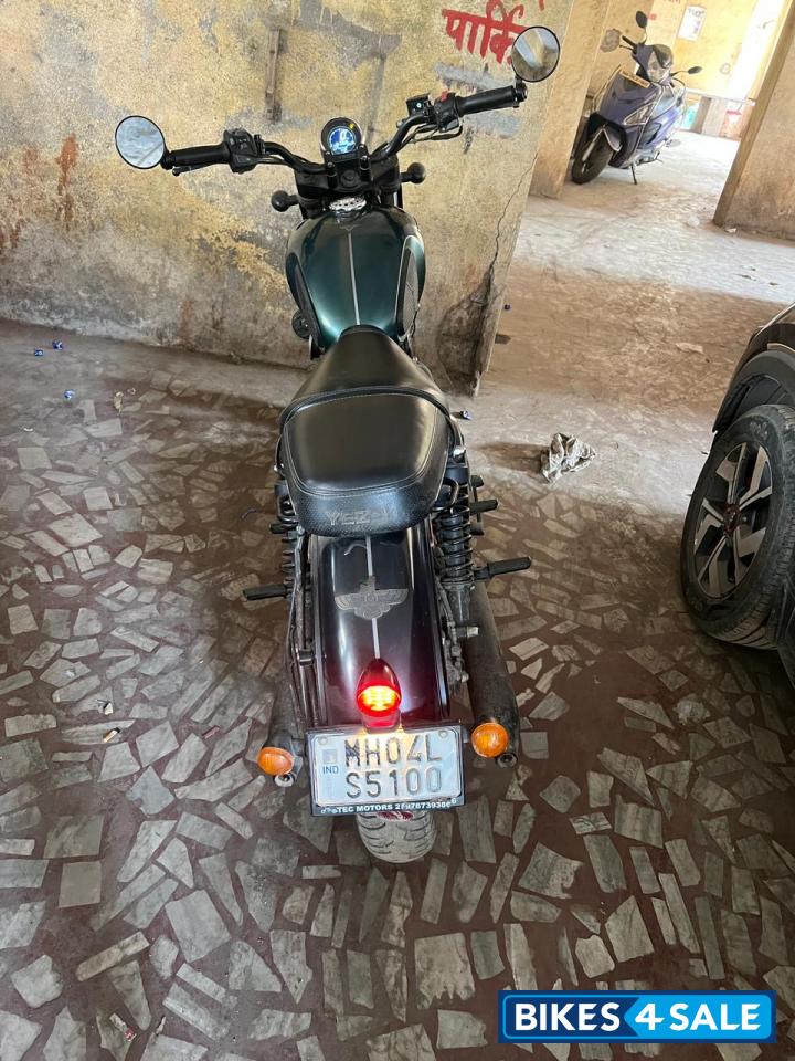 Yezdi Roadster Dual Tone