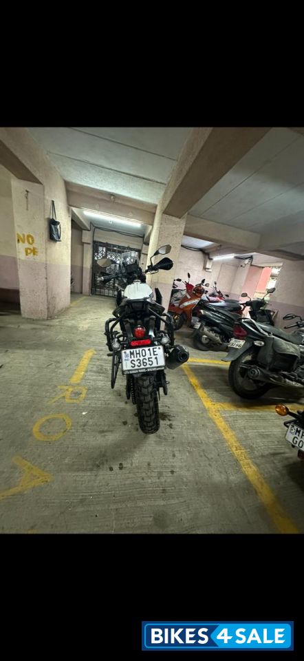 White Yezdi Adventure Gloss 2024