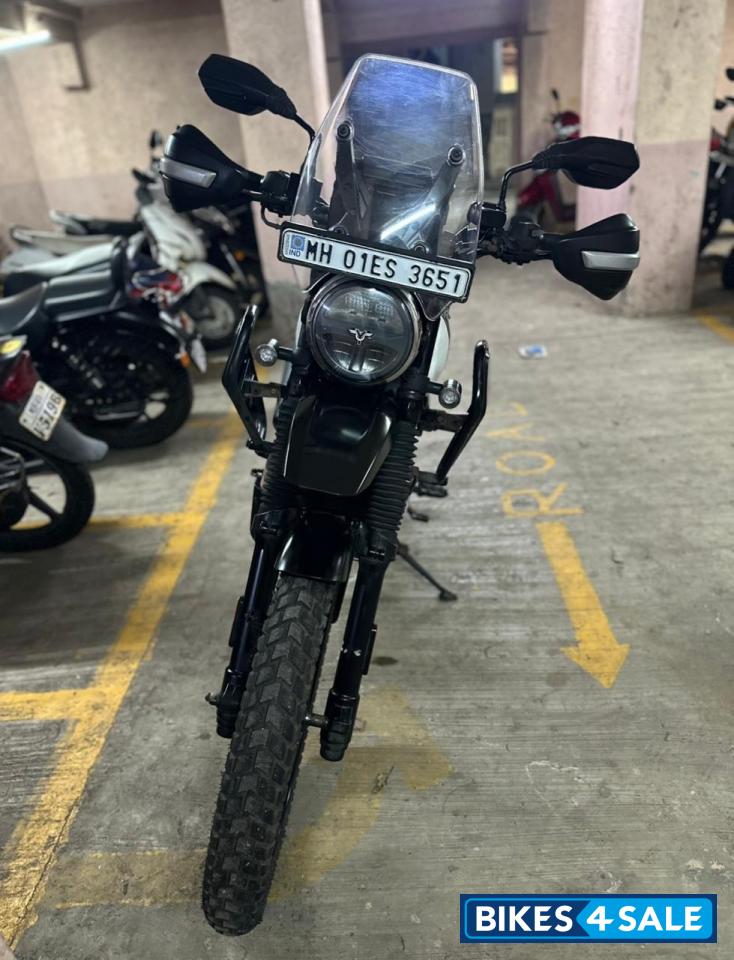 White Yezdi Adventure Gloss 2024