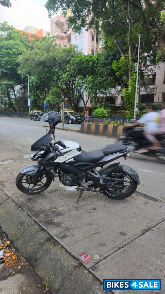 Bajaj Pulsar NS200