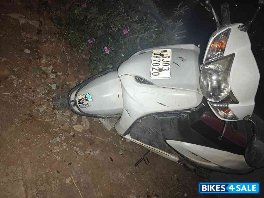 White Honda Activa