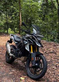 Triple Black BMW G 310 GS