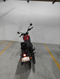 Yezdi Roadster Dual Tone